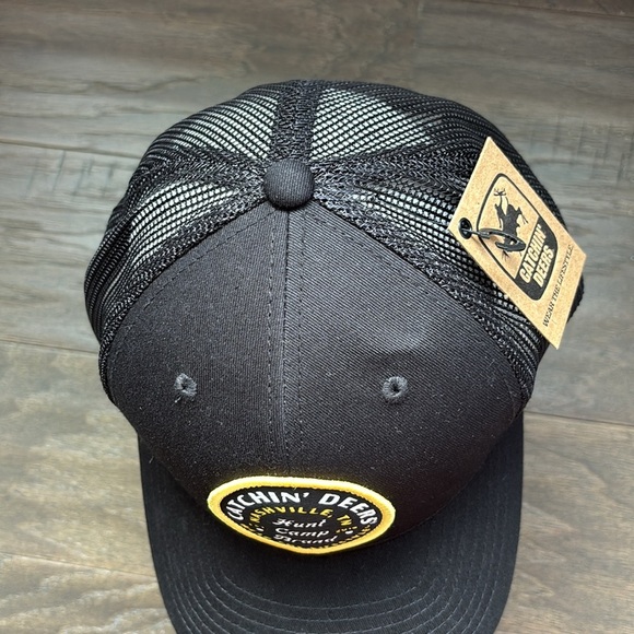 Catchin’ Deers Hunt Camp On black canvas/mesh panel, snapback, button top cap - Picture 5 of 9
